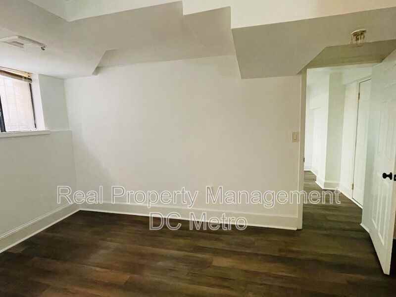 815 Maryland Ave Ne #1 - Photo 5 of 16