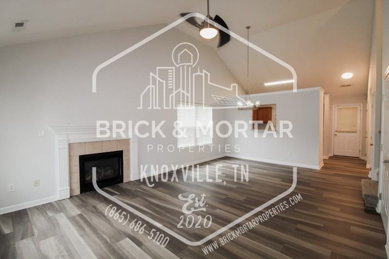 900 Glendower Way - Photo 5 of 37