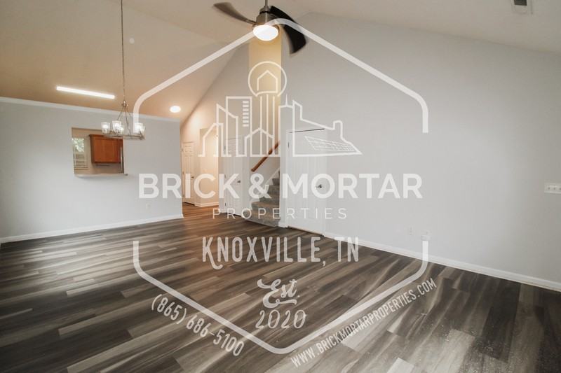 900 Glendower Way - Photo 7 of 37