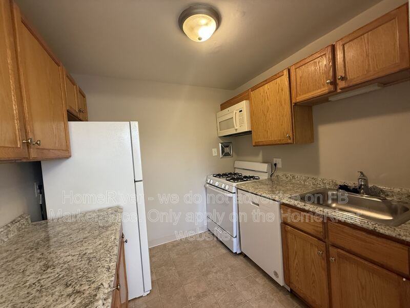 1916 Wilson Ln #202 - Photo 3 of 15