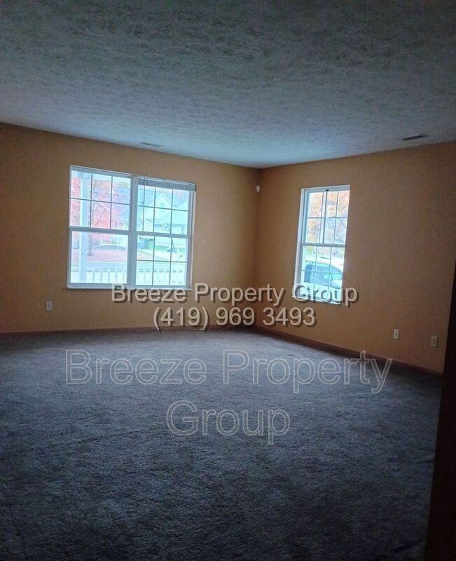 2960 Megan Cir - Photo 3 of 8