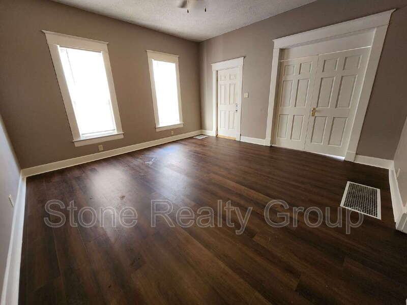 1418 5th Ave - Photo 2 of 11