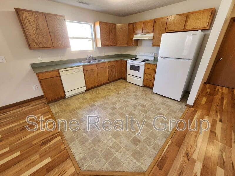 659 N 25th St - Photo 4 of 12