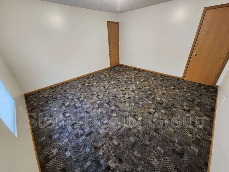 659 N 25th St - Photo 6 of 12