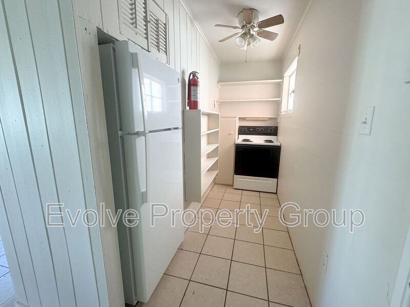 710 N Grove St #C - Photo 2 of 11