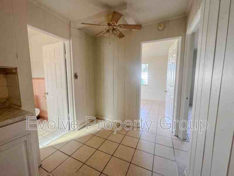 710 N Grove St #C - Photo 5 of 11