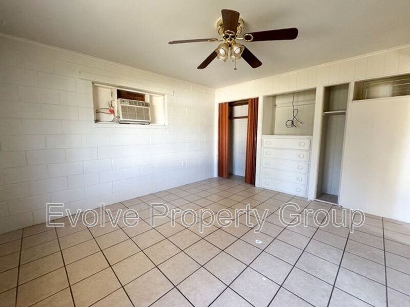 710 N Grove St #C - Photo 3 of 12