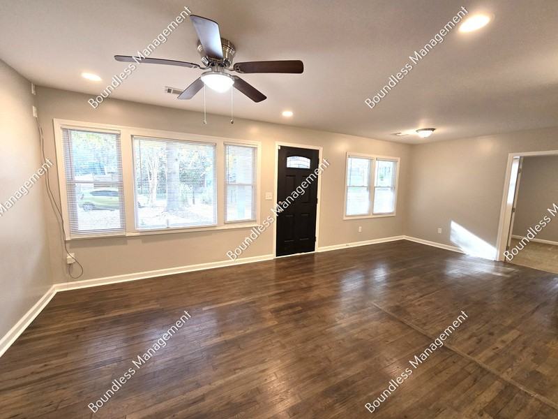 713 Church St Nw - Photo 3 of 16