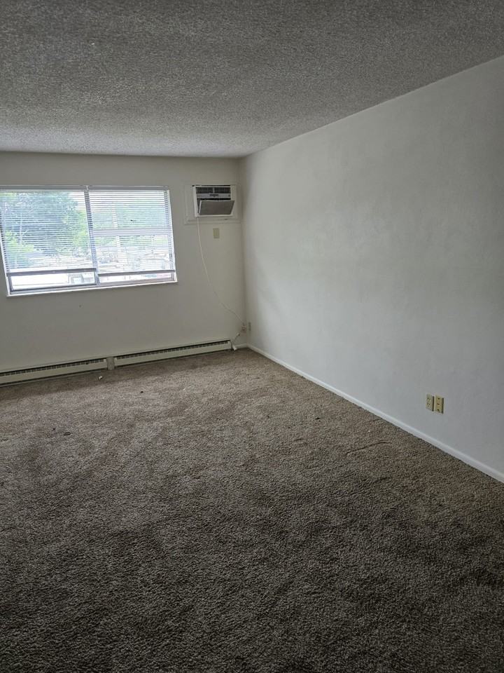 4644 Burkhardt Ave - Photo 4 of 4