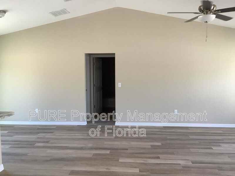 15641 Swavenue Rd - Photo 3 of 22