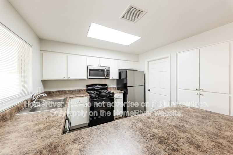 18628 N 13th Ave - Photo 6 of 19