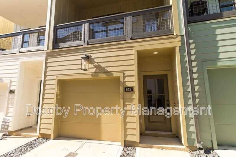 642 Parkway Circle - Photo 2 of 22