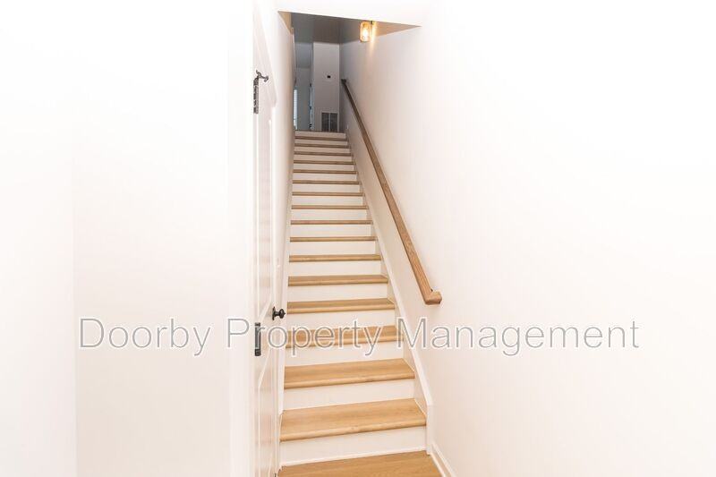 642 Parkway Circle - Photo 3 of 22