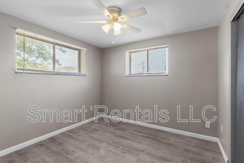 491 S Holmes Ave - Photo 2 of 11