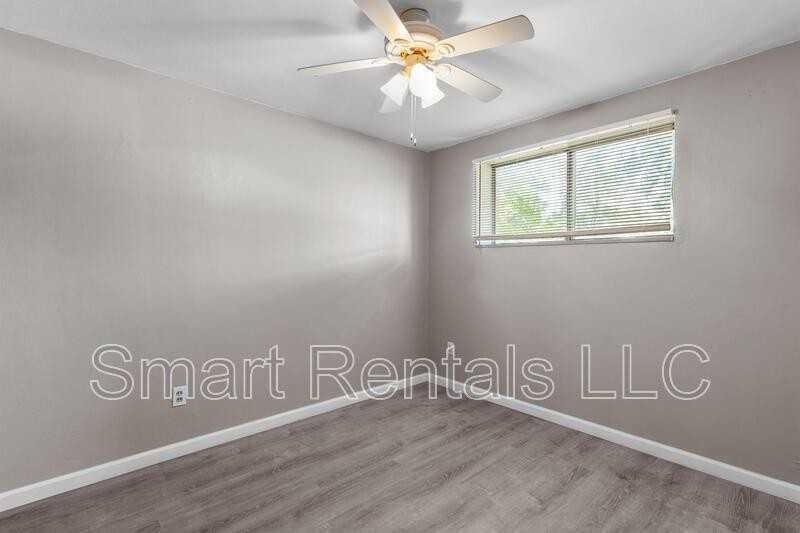 491 S Holmes Ave - Photo 3 of 11