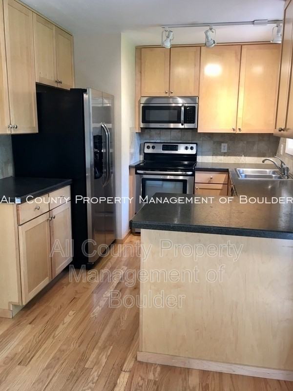 3135 Folsom St - Photo 6 of 20