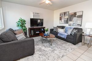 featured image of 1407 W Mills St