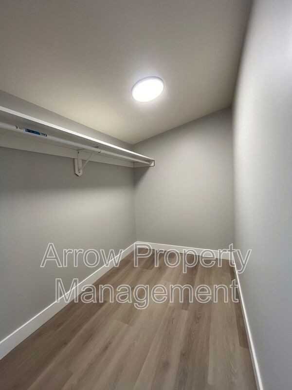 877 N 26th St #303 - Photo 7 of 10