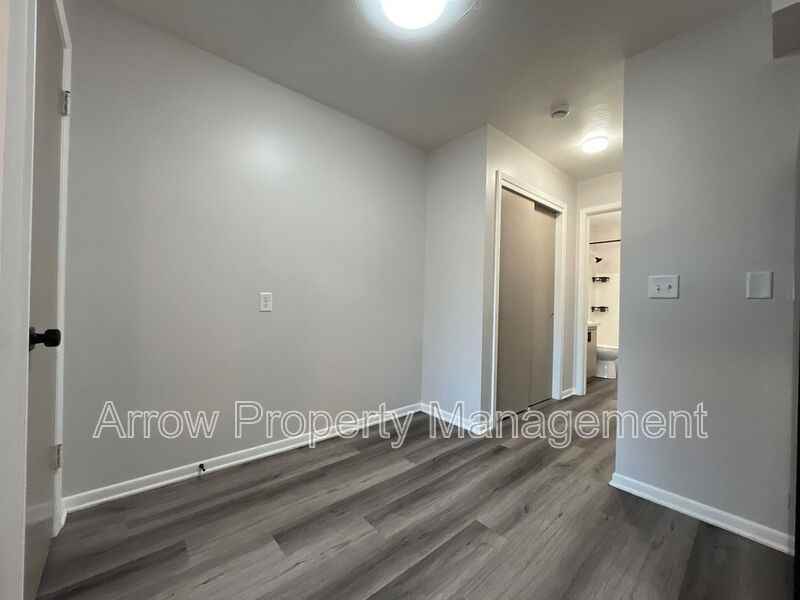 1025 C St - Photo 4 of 13