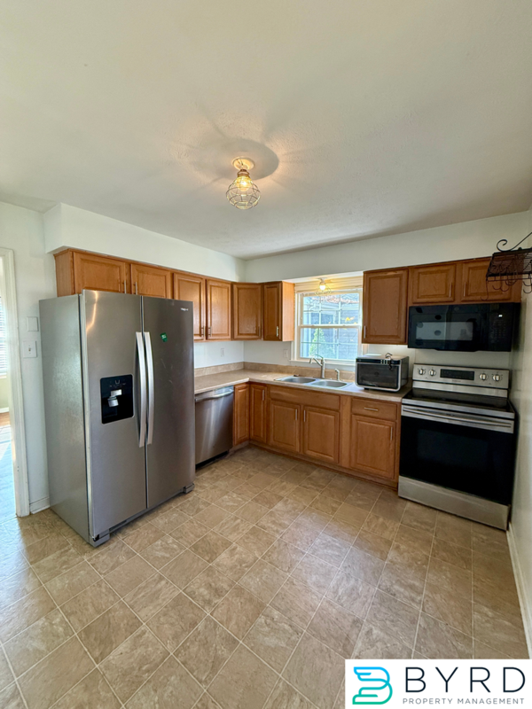 1102 Pennsylvania Ave - Photo 5 of 15