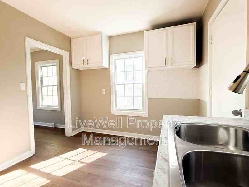 1524 4th St N - Photo 3 of 5