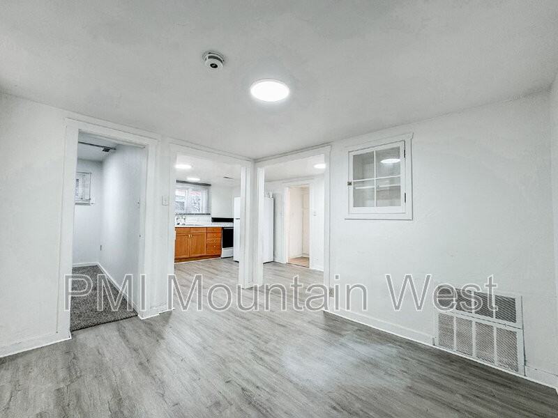 538 E St - Photo 4 of 22