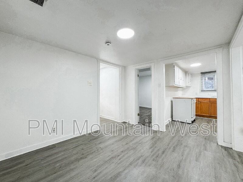 538 E St - Photo 5 of 22