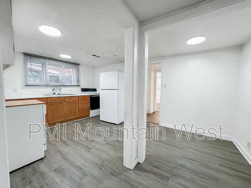 538 E St - Photo 6 of 22