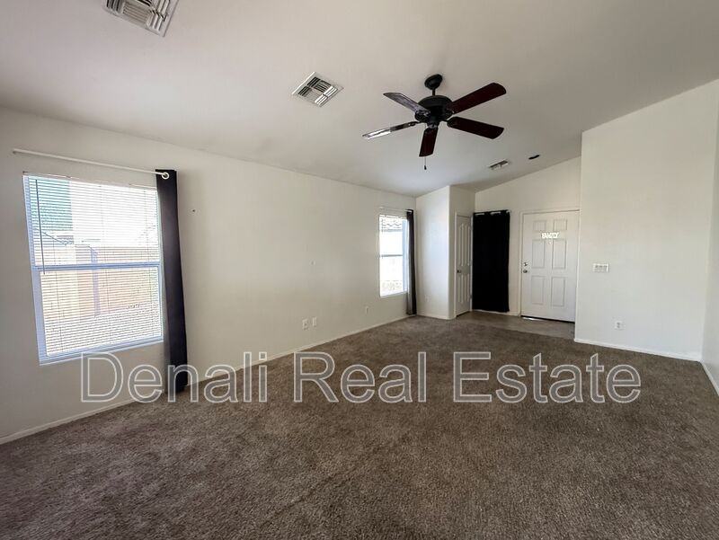 11561 Green Drive - Photo 4 of 15