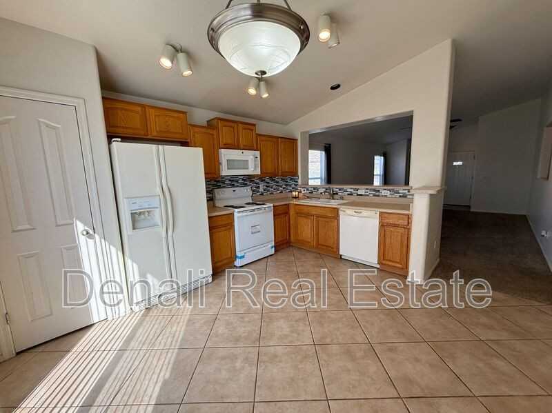 11561 Green Drive - Photo 5 of 15