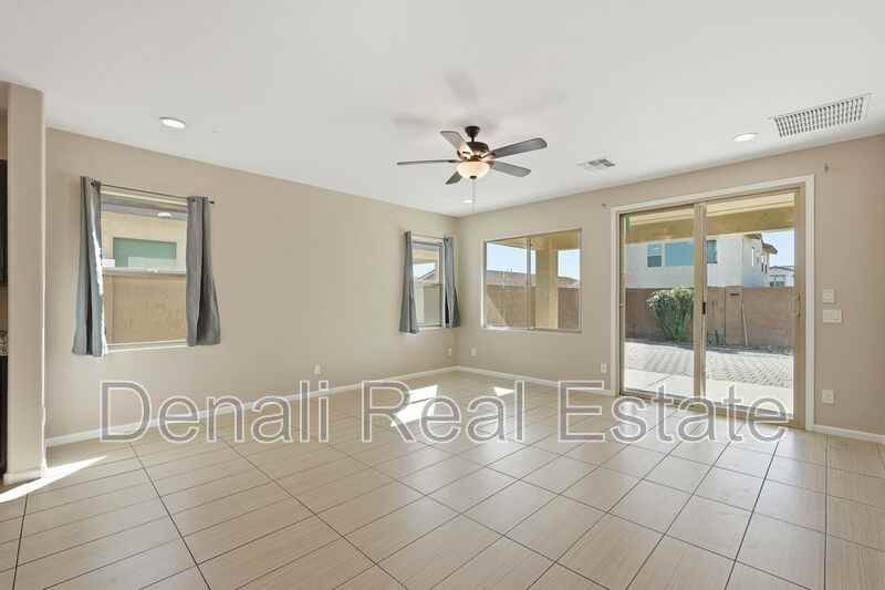 26130 N 121st Ave - Photo 4 of 41