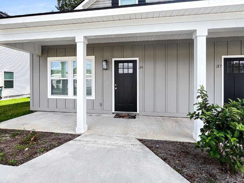 39 Travis St - Photo 2 of 19
