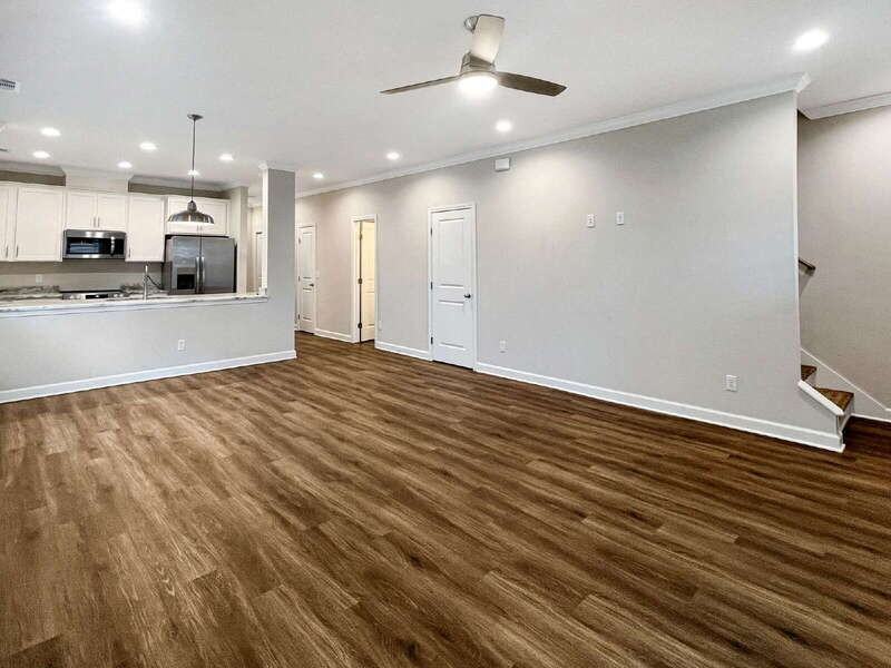 39 Travis St - Photo 4 of 19