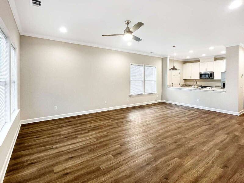 39 Travis St - Photo 7 of 19