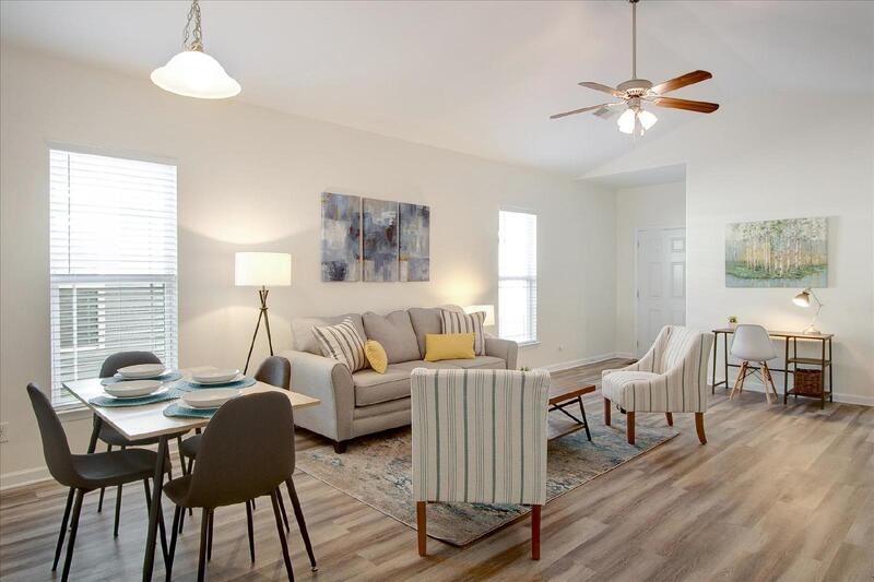 11 Summer Lake Way - Photo 4 of 23