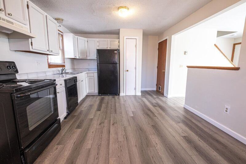 54 Price St #A - Photo 3 of 11