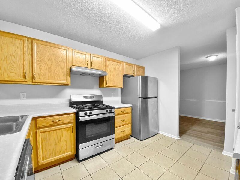 3925 Highland Ave - Photo 3 of 32