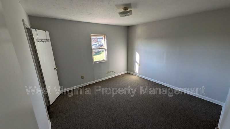 1115 24th St #1115 - Photo 5 of 9