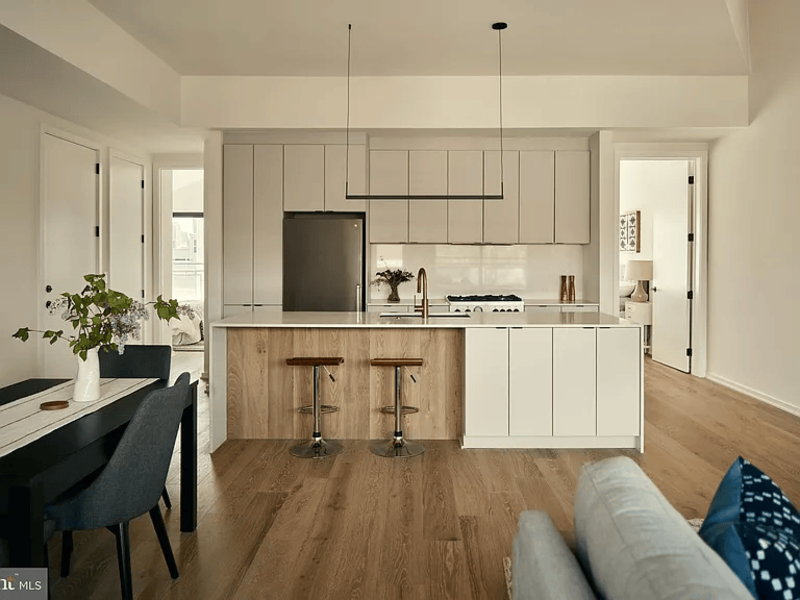 2011 Cambridge St #J - Photo 2 of 14