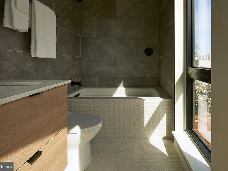 2011 Cambridge St #J - Photo 7 of 14