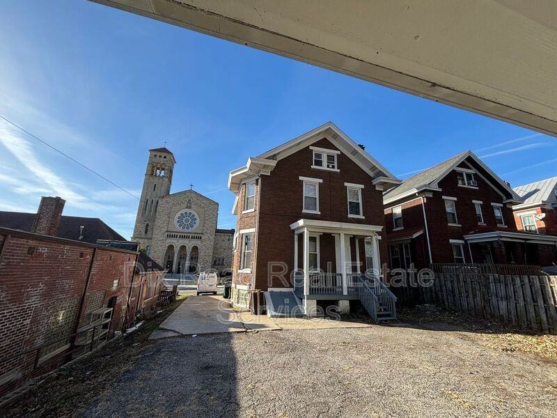 810 Sunset Ave - Photo 4 of 37