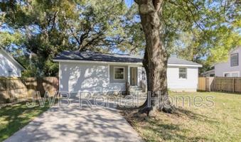 featured image of 3051 Columbus Ave