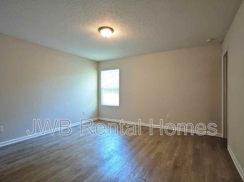 7458 Oriole St - Photo 6 of 9