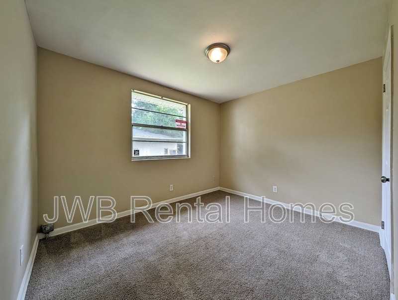 4553 Astral St - Photo 5 of 8