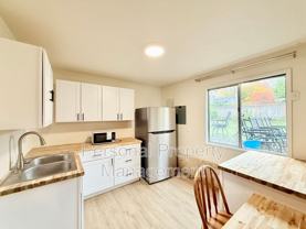 710 Se Olympia Dr - Photo 1 of 1