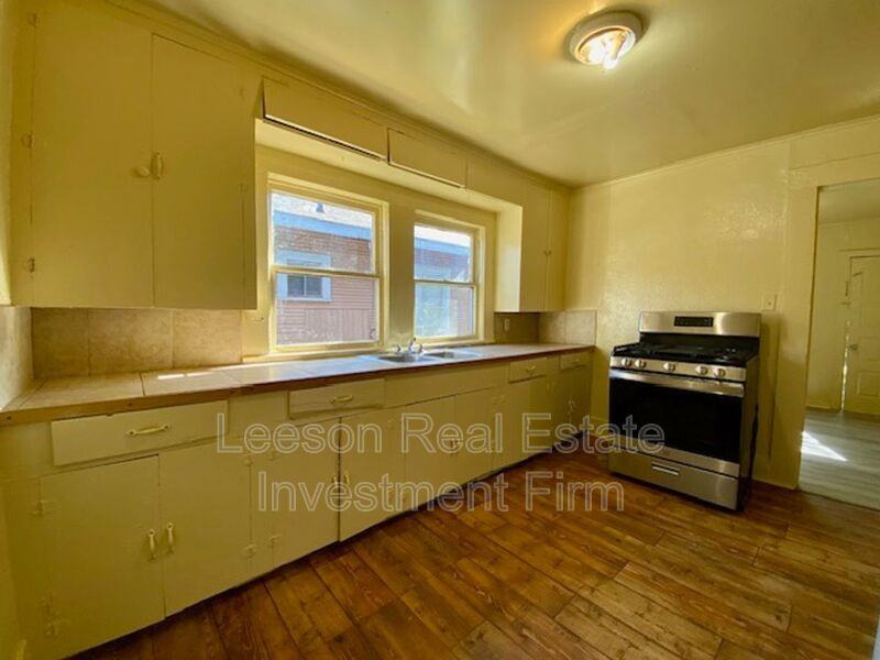 224 Adair St - Photo 7 of 13