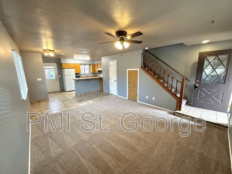 1749 Circle Street - Photo 3 of 25