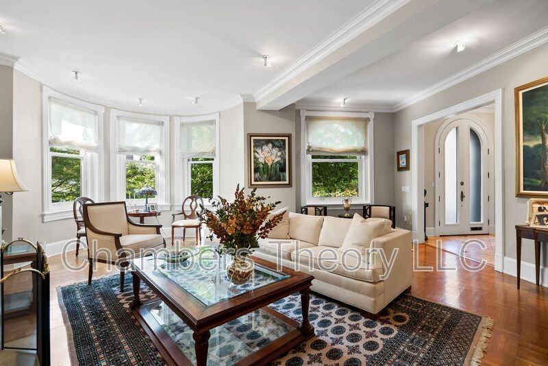 2131 S St Nw - Photo 5 of 30