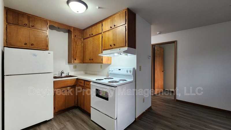 915 7th Ave N - Photo 5 of 13