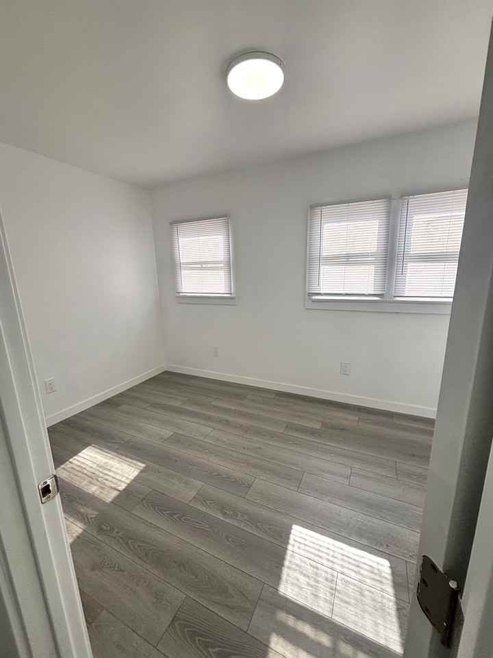 1956 1/2 Park Grove Avenue - Photo 7 of 15